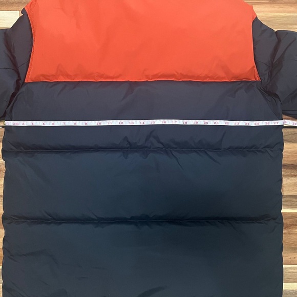 Large two-toned Armani Exchange puffer jacket. Never been used, tags attached. - Picture 6 of 8